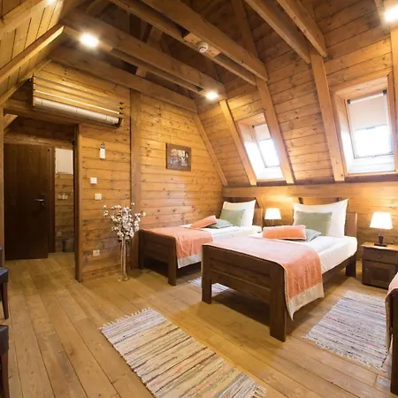 Ethno Houses Plitvice Lakes Hotel Plitvica selo Exterior photo