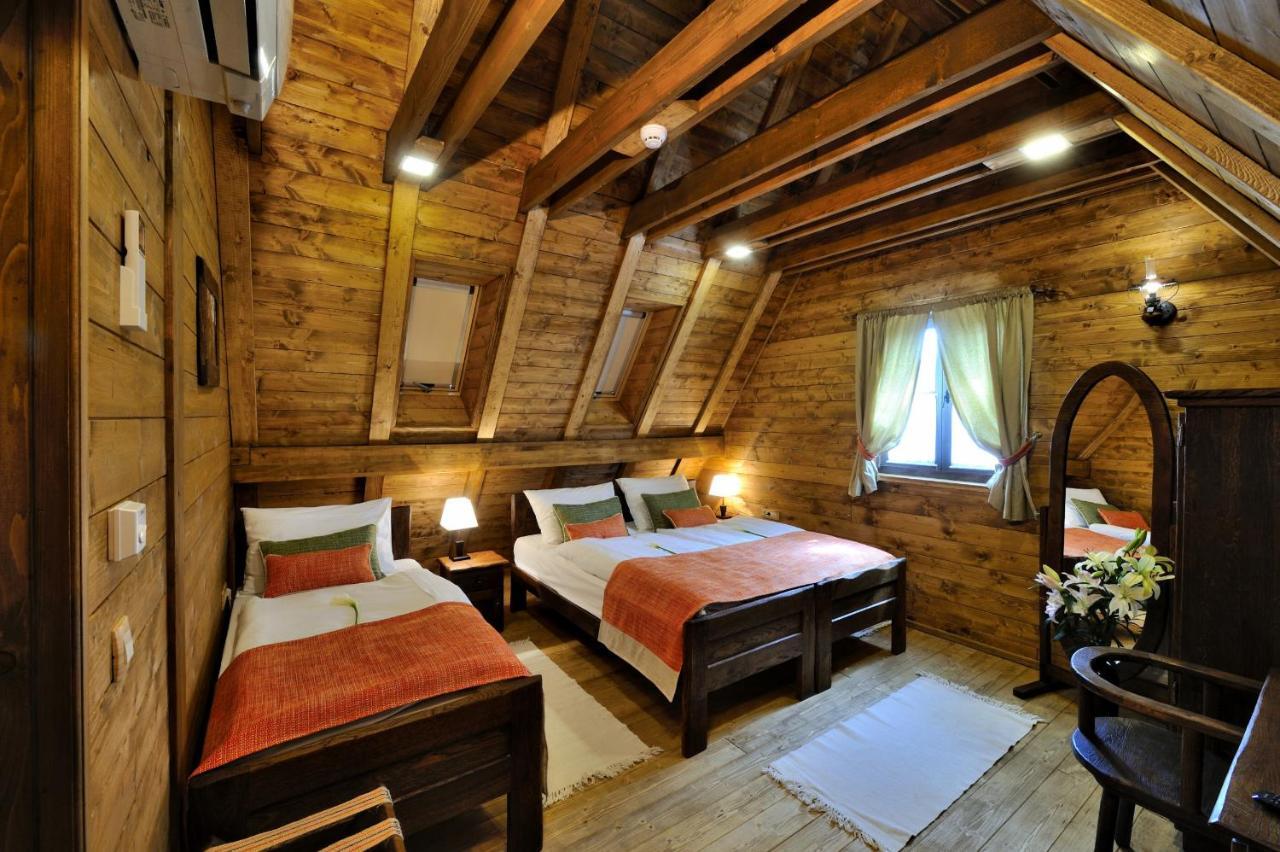 Ethno Plitvice Lakes Ferienpark 4*
